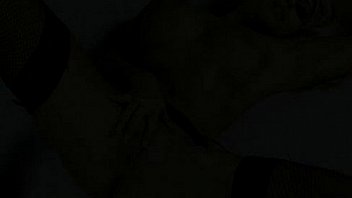 Куколка светит педикюром во время мастурбации на вебкамеру